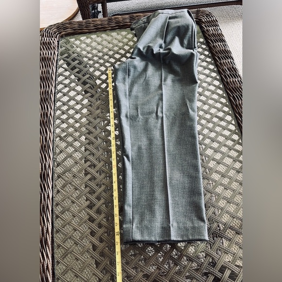 Liz Claiborne “ Kylie” Stain Resistant Polyester Gray Straight Leg Pant. P 10 - Picture 6 of 7